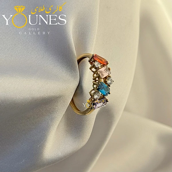 انگشتر طلا پایه جواهری نگین خاص رنگی